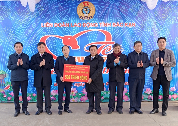 PV GAS tài trợ các chương trình hỗ trợ người dân đón Tết 2021 an vui.
